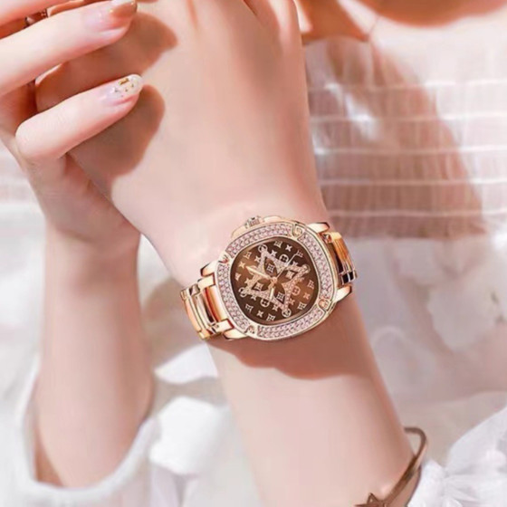 女士簡單的鑽石手錶，圓形錶盤手錶，時尚而優雅的手錶